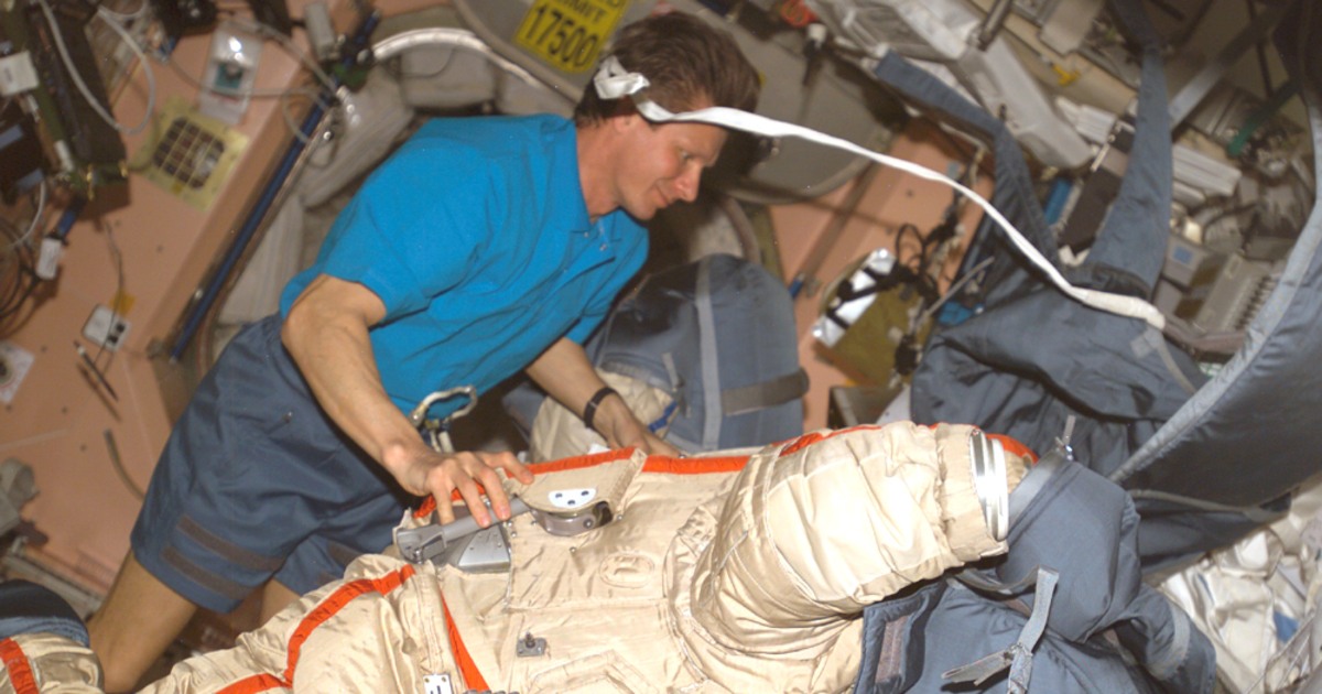 Spacesuit Glitch Forces Trickier Spacewalk