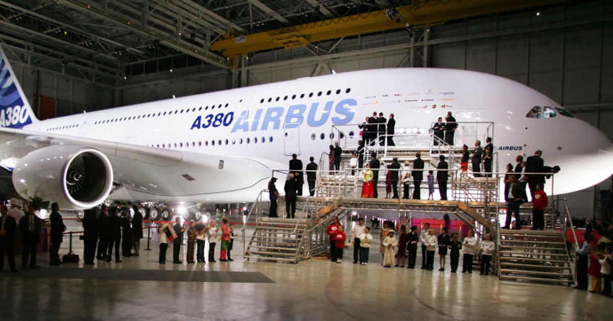 Airbus Unveils World s Biggest Passenger Jet