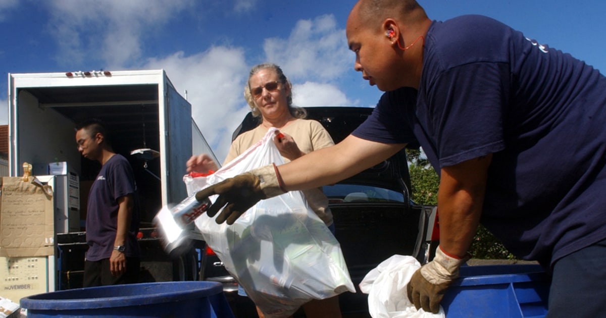 Hawaii tags nickel deposit onto bottles