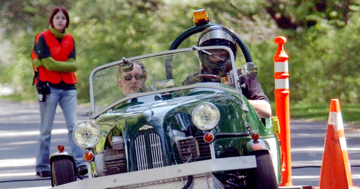 Green grease monkeys show off cars