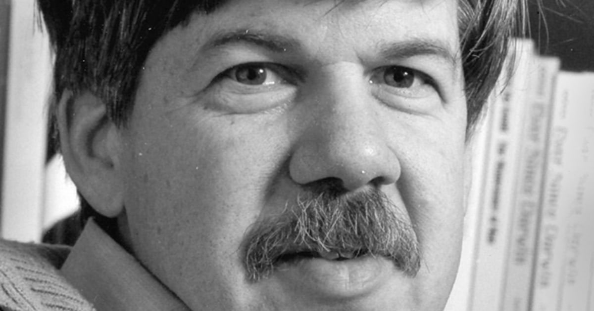 Family Of Stephen Jay Gould Sues Doctors Hospitals