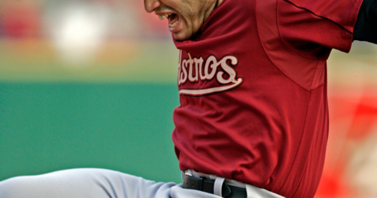 Professional Sports: Pettitte shows familiar form in Astros' win (4/7/05)