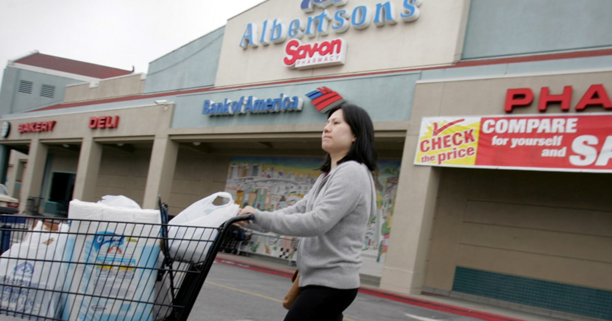 Supermarket chain Albertson’s accepts buyout