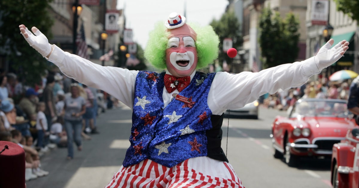 Much clowning around in honor of Red Skelton