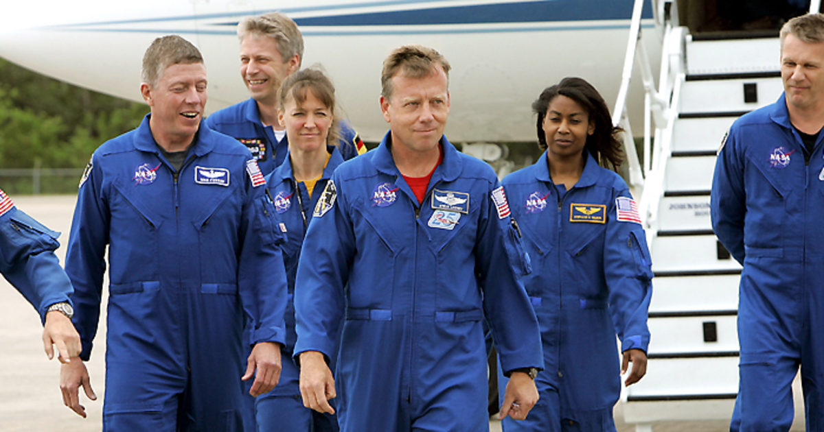 Shuttle Cast Shuttle crew gets set for launch rehearsal