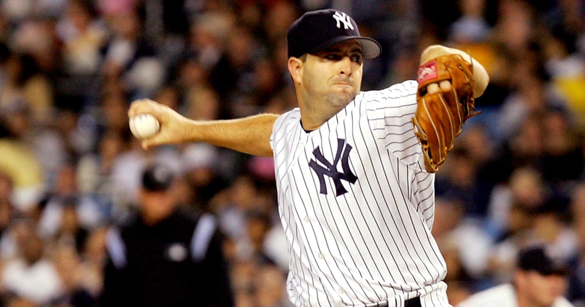 Yankees pitcher dies as plane hits NYC building