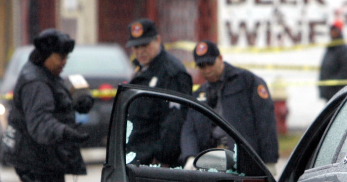 Police search for suspects in Detroit shootings
