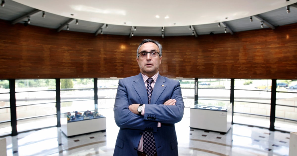 Spain to add lyrics to wordless national anthem