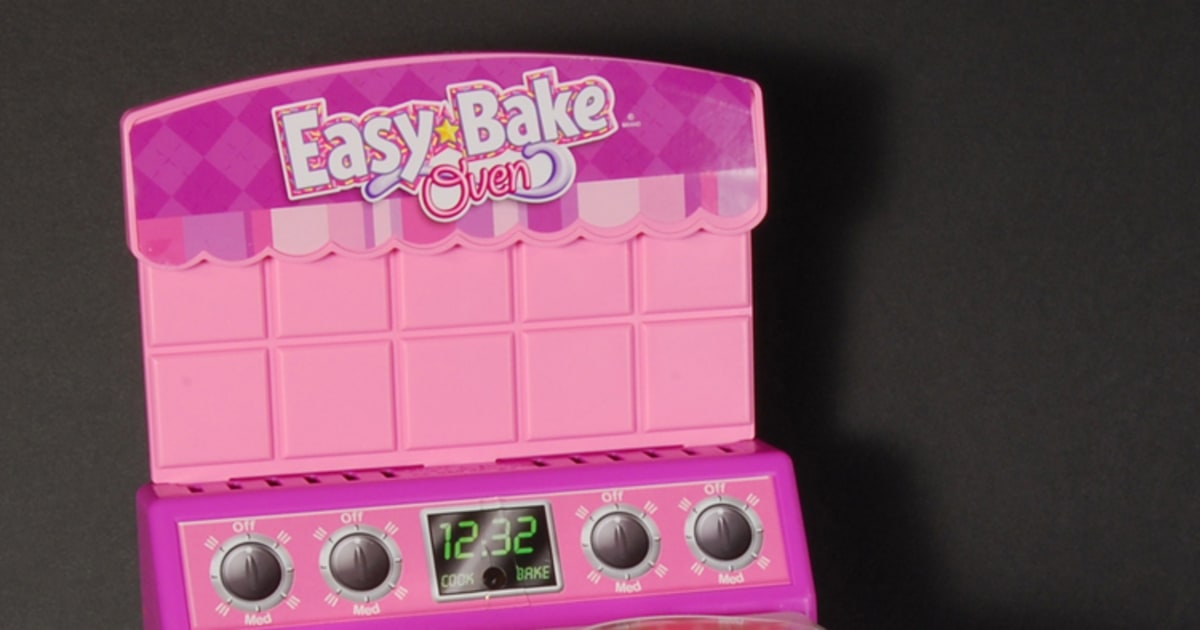 The Iconic Easy-Bake Oven Is On Sale For Less Than $35