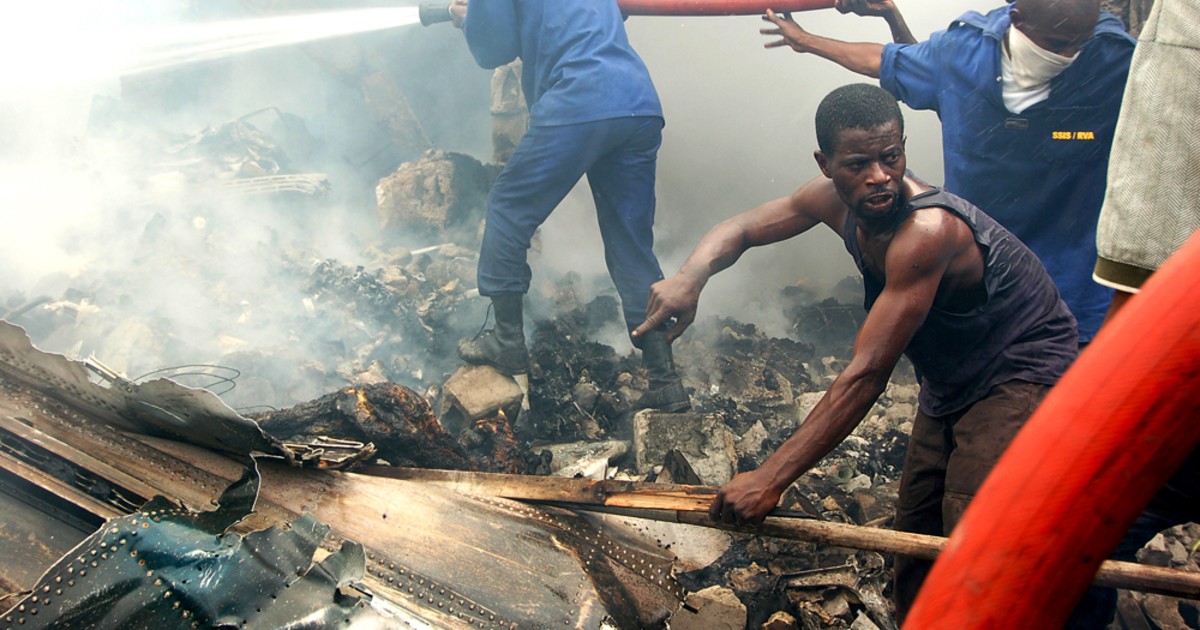 Death toll at 25 in Congo cargo plane crash