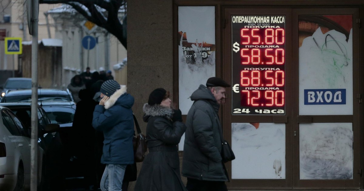 Russian Economy Slumps As Ruble Tumbles 