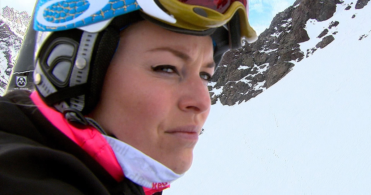 Skiing Champion Lindsey Vonn Won't Compete in Olympics