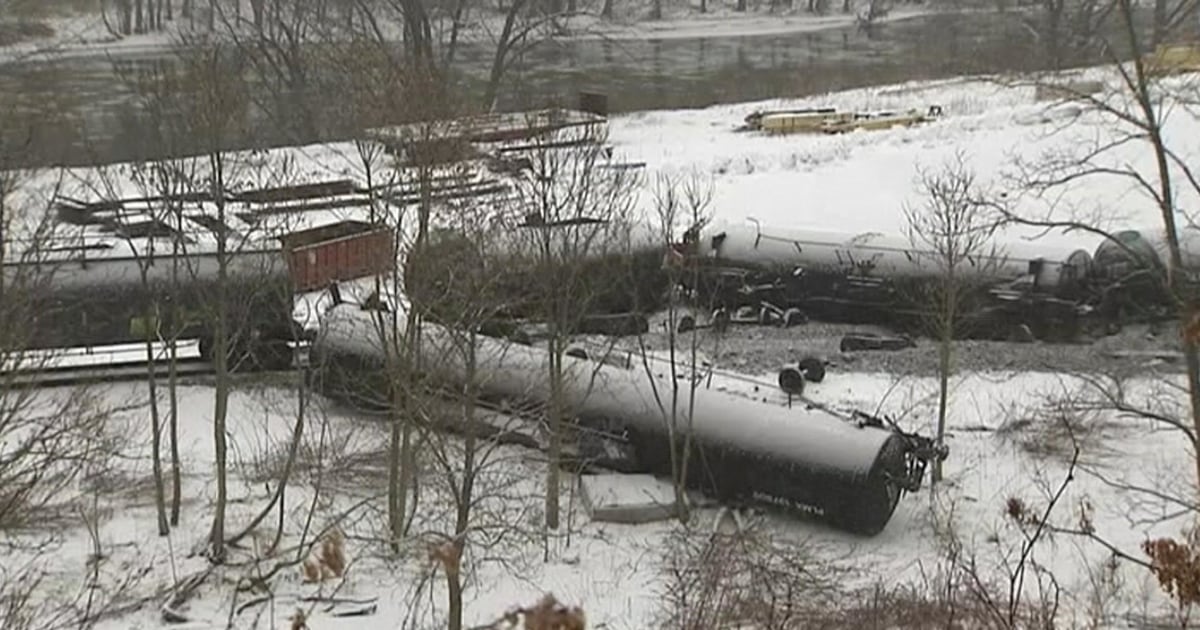 Train Derails in Pennsylvania Amid Heavy Snow