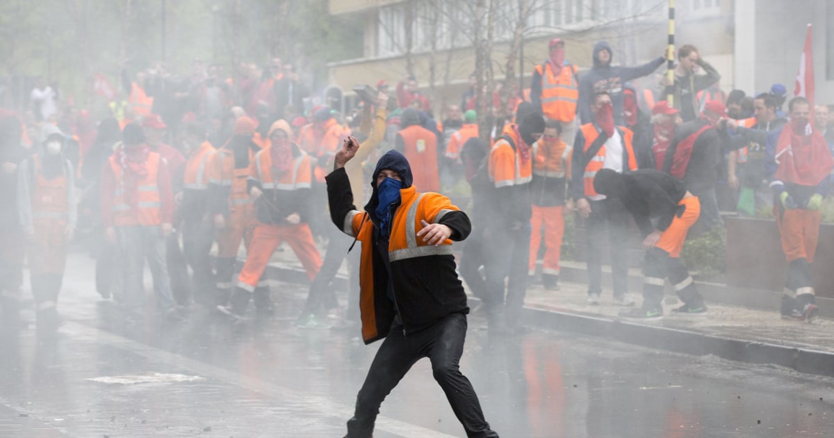 Police And Protesters Clash In Brussels