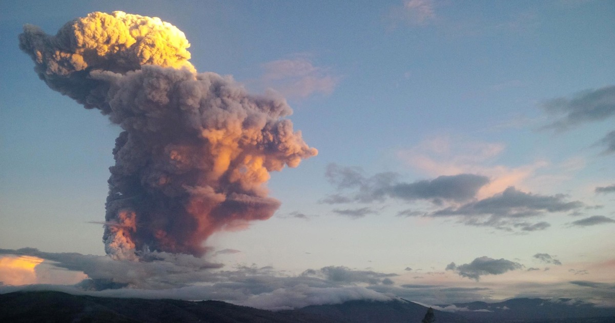 'Throat of Fire' Volcano Blasts Molten Rock and Ash in Ecuador
