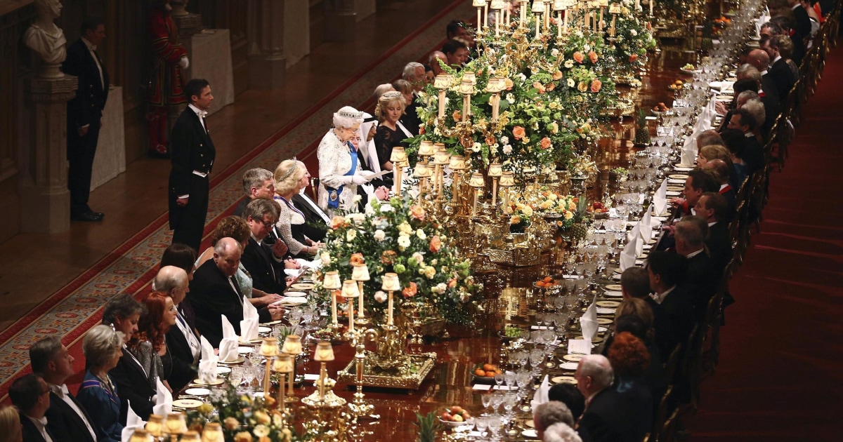 Queen Elizabeth II Hosts Dinner for Irish President