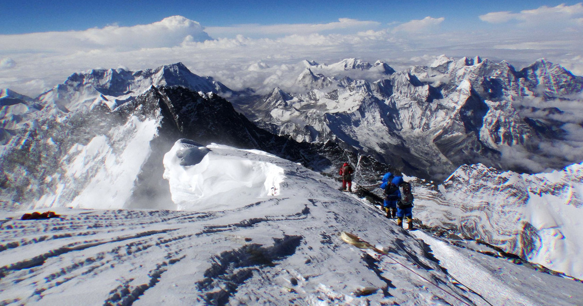 Risk of Death Doesn't Stop Everest Climbers