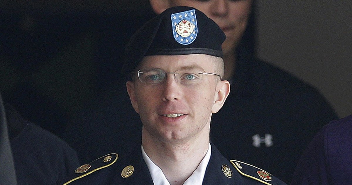 Pentagon OKs Chelsea Manning Transfer for Gender Treatment