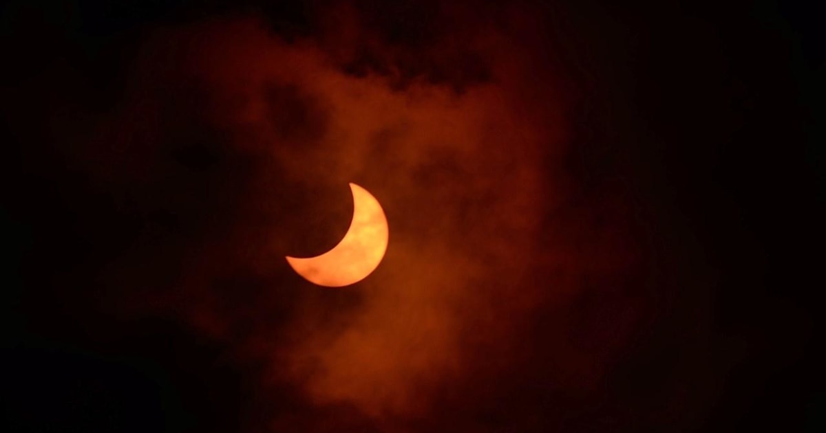 Peekaboo Solar Eclipse Thrills Skywatchers in Australia