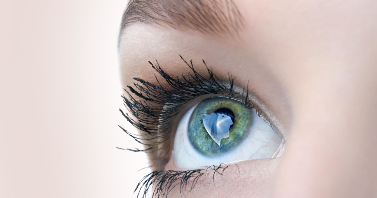 Avon Recalling Eyelash Curlers Could Break and Cause Injury