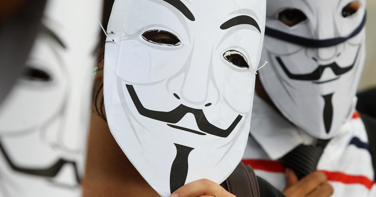 'Anonymous,' Fellow Hackers Battle Islamic State in Cyberspace