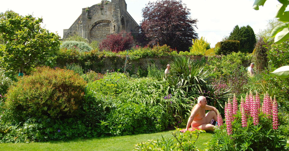 Naked Gardening in U.K.'s Countryside: It's a Thing