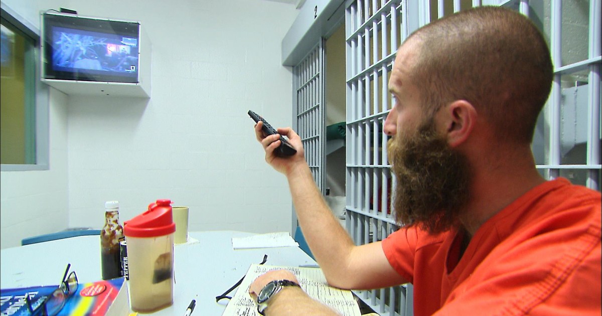 Prison Inmates Offer Captive Market For Gadget Makers