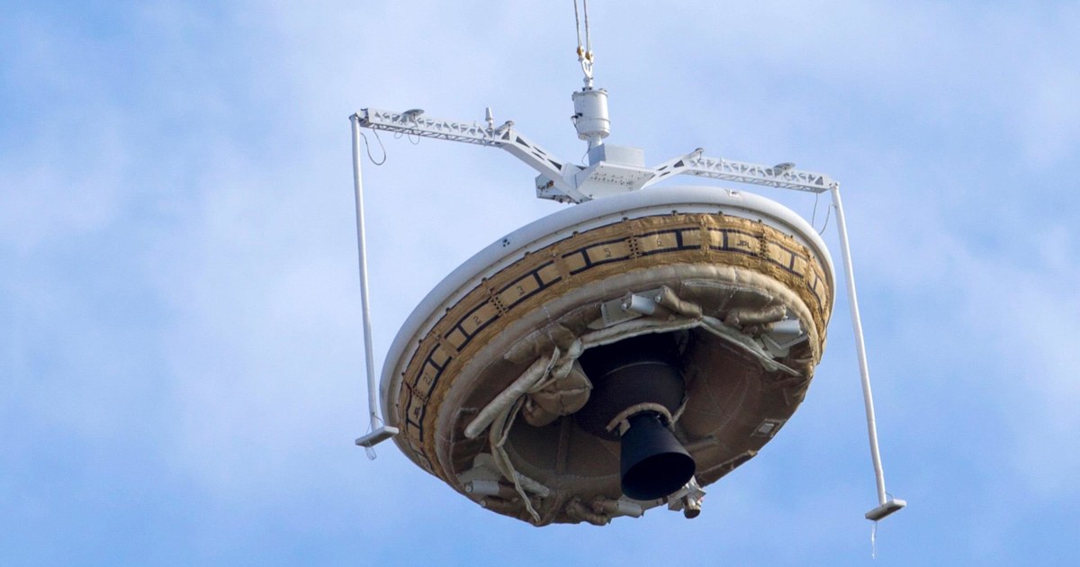 Nasas Flying Saucer Lands In Pacific After Successful Test