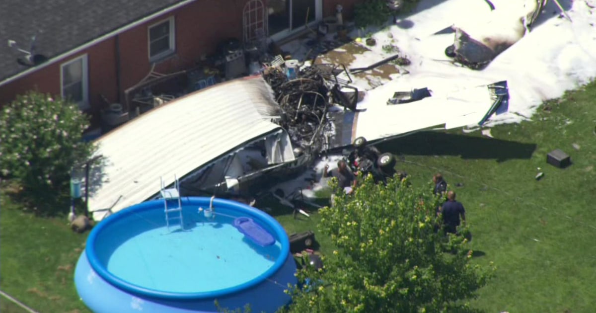 Small Plane Crashes Into Two Homes in Indiana, Killing One