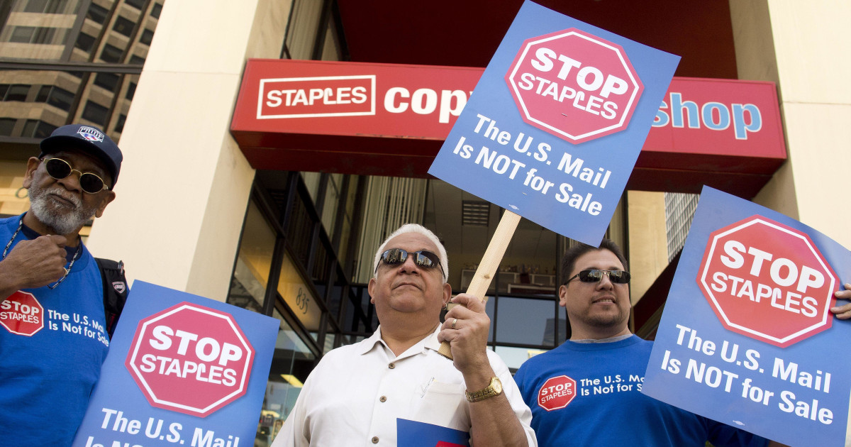 Staples, USPS End Deal to Set Up MiniPost Offices in Stores