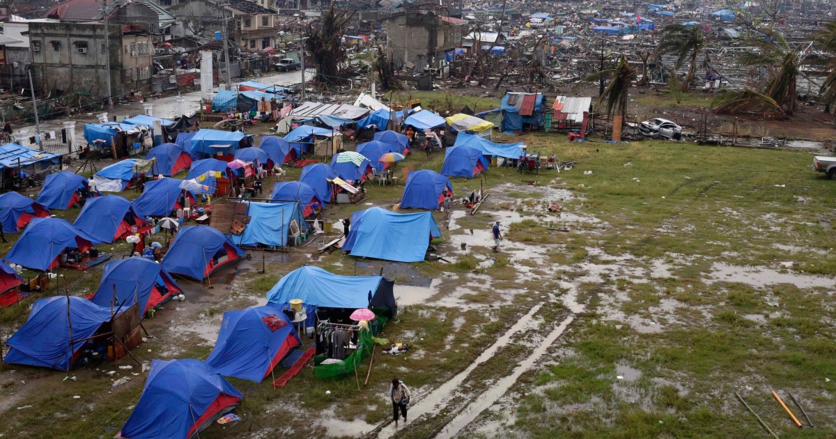 Super Typhoon Haiyan Survivors Suffer As Storm Slams Philippines