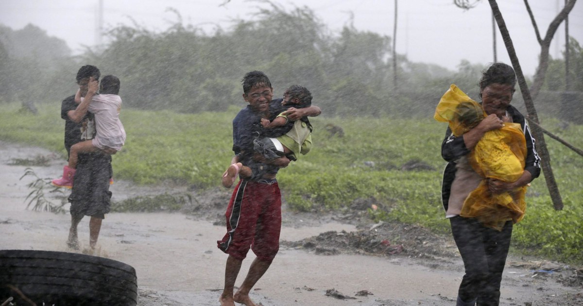 Typhoon Rammasun Batters the Philippines