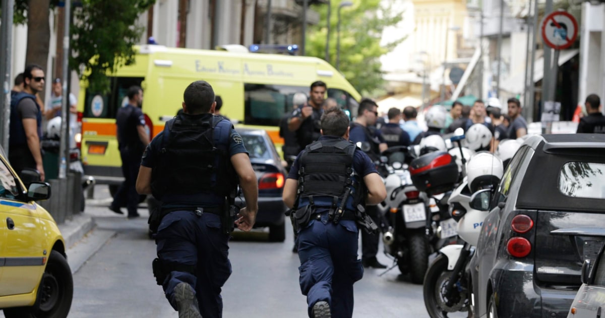 Shootout Wounds Tourists in Central Athens as Fugitive Nabbed