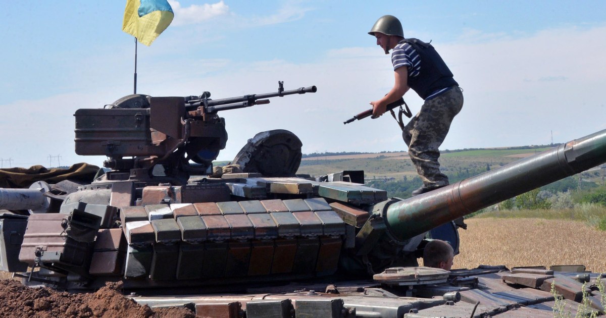 Ukrainian Tanks Sent to RebelHeld Following MH17 Attack