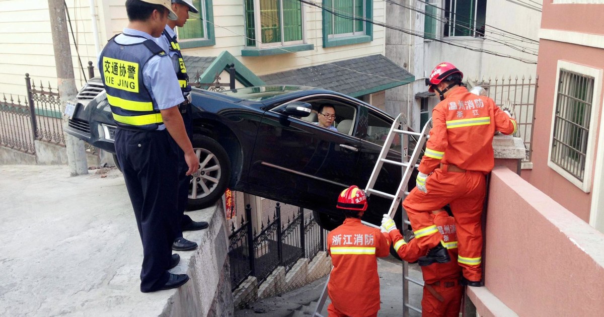 Unparalleled Parking Chinese Driver Lands in Sticky Spot