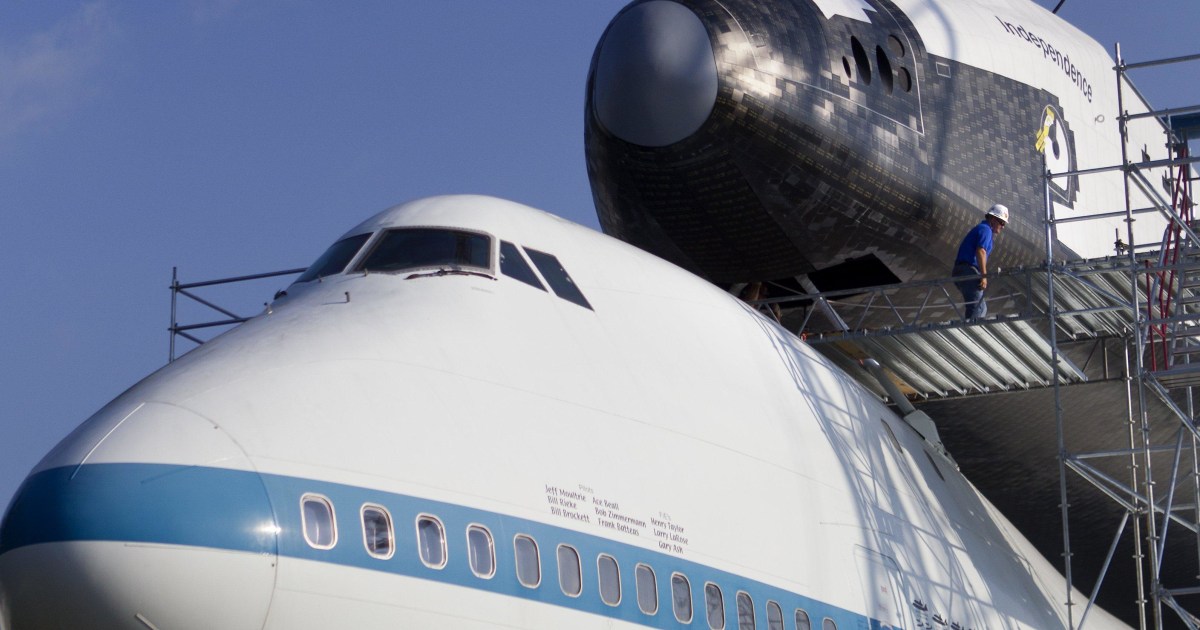 140814-space-shuttle_carrier-