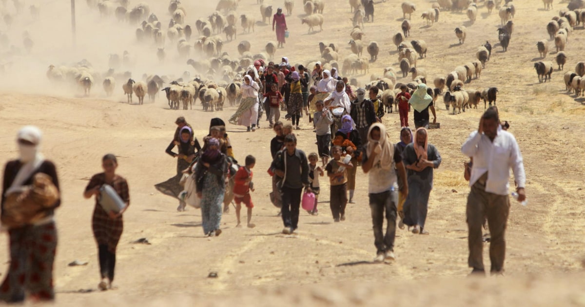 pc-140811-refugees-flee-isis-
