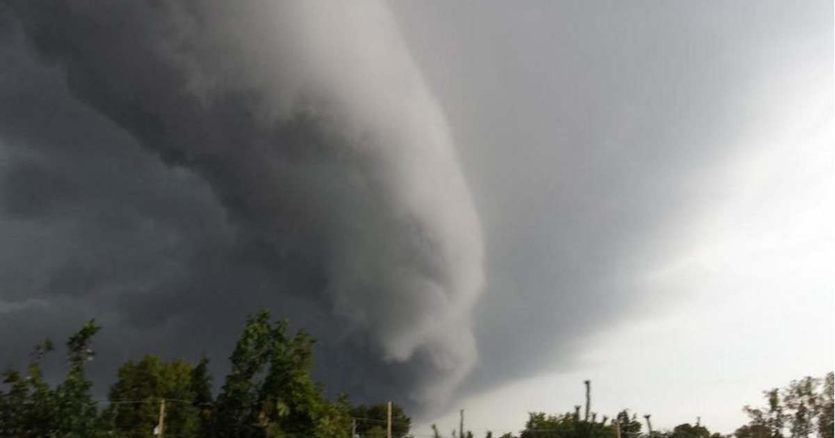 Severe Weather Hits Dallas, Hundreds of Thousands in Texas Lose Power