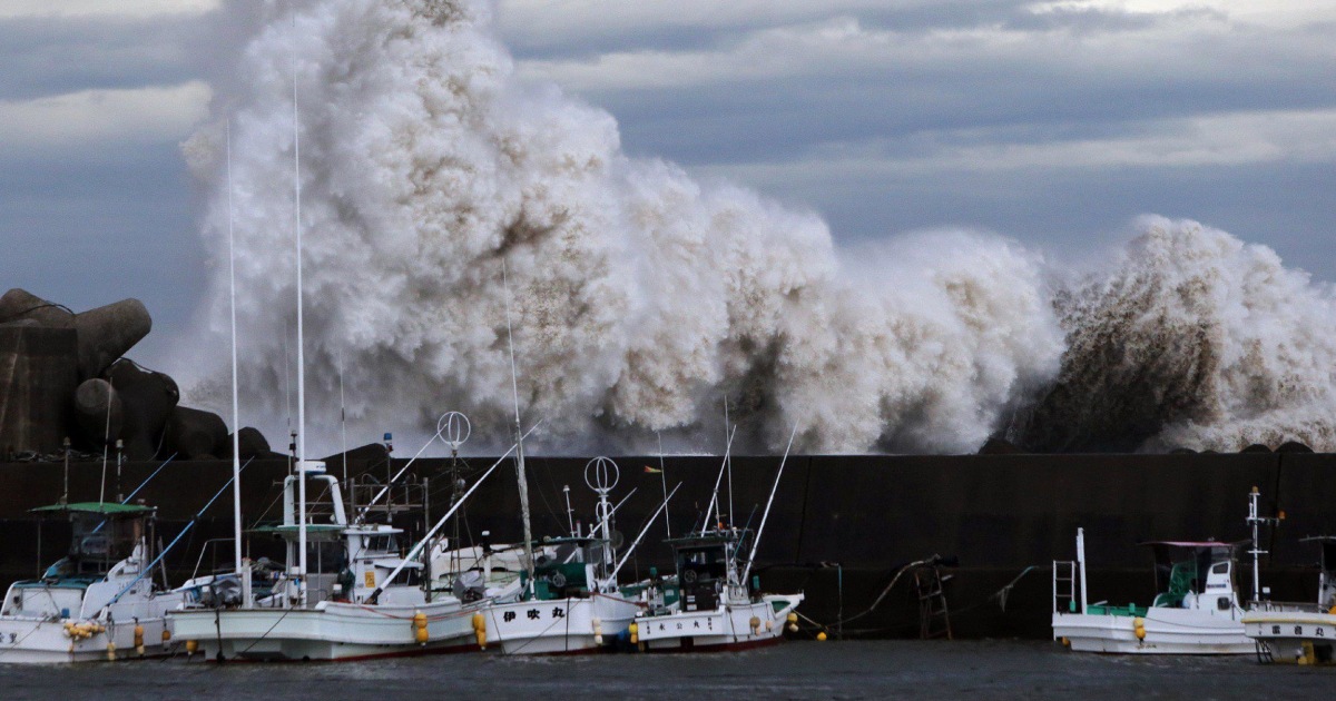 ураган в токио. тайфун в японии 2011. мощный в японии. японский суперкомпьютер фугаку. тайфун в японии 2022.