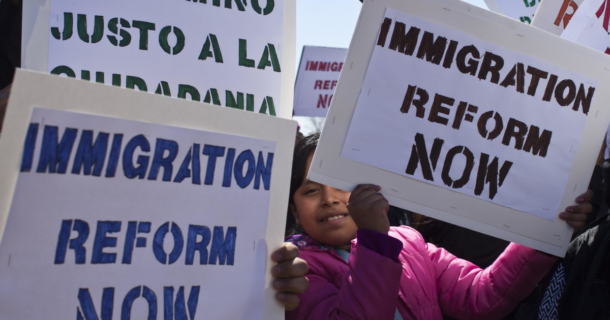 Experts: Texas Judge's Immigration Action Ruling 'Deeply Flawed'