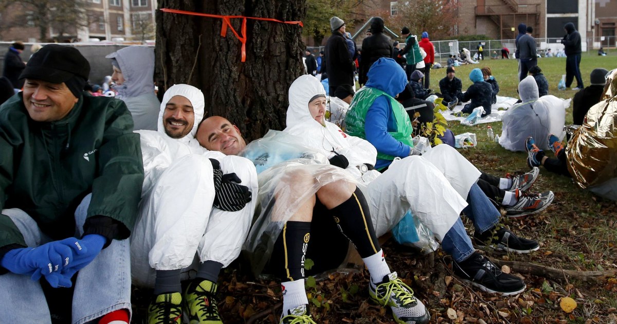 Marathon Runners Get Cozy Before New York's Big (Cold) Race