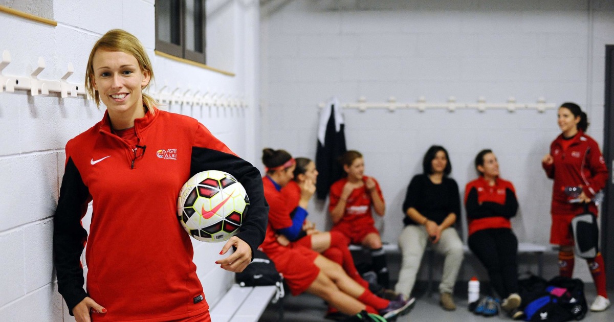 Soccer Player Stephanie Roche Shortlisted For Fifa S Goal Of Year