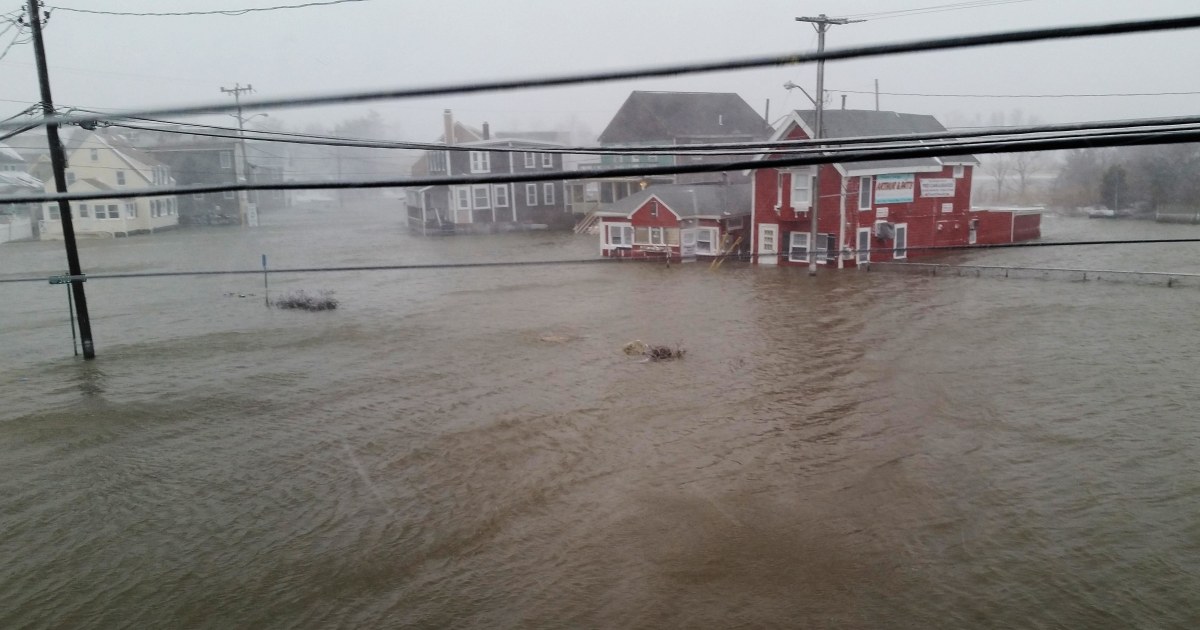 Blizzard '15 Homes Flooded, Power Outages Along Massachusetts Coast