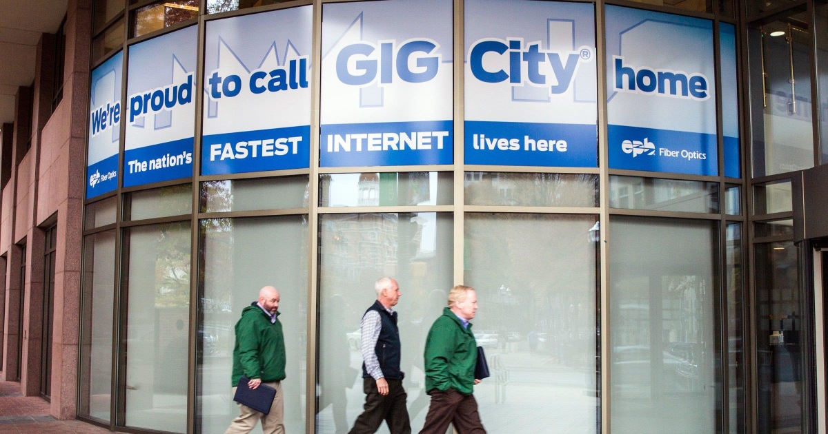 Faster Internet: FCC Sets New Definition for Broadband Speeds