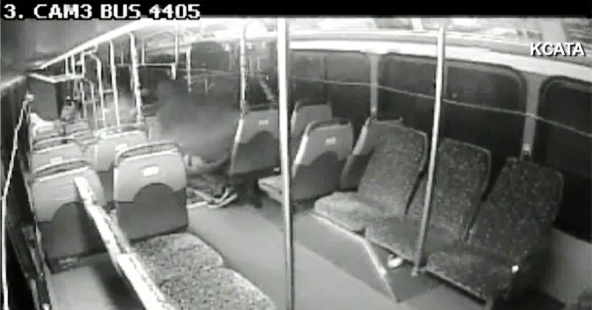 Kansas City Police Appeal For Information On Bus Gunman