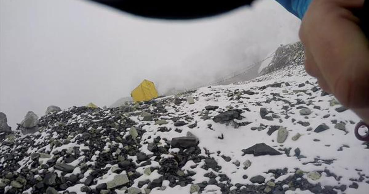 Nepal Earthquake Triggers Deadly Mount Everest Avalanche