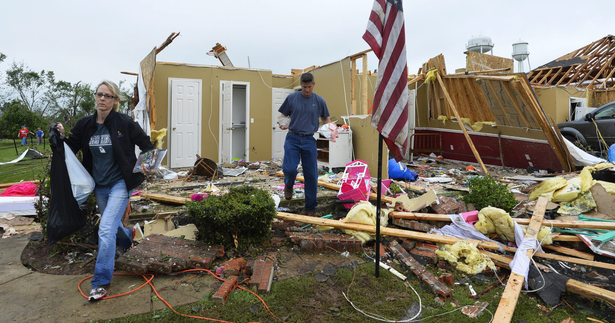 Van, Texas, and Nashville, Arkansas, Hit by Suspected Tornadoes