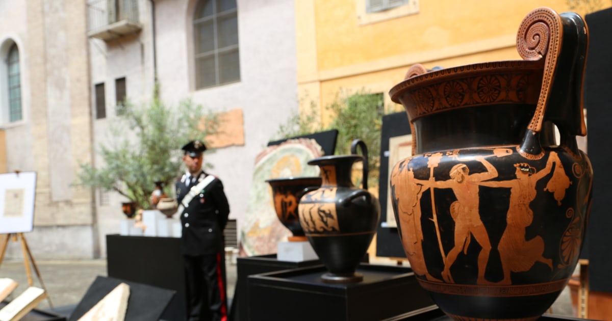 U.S. Returns Looted Antique Artifacts Worth Millions to Italy