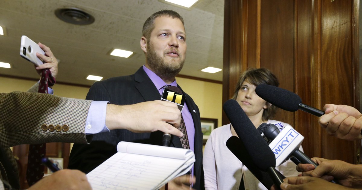 Kentucky Clerk Casey Davis Ordered To Comply With Law On