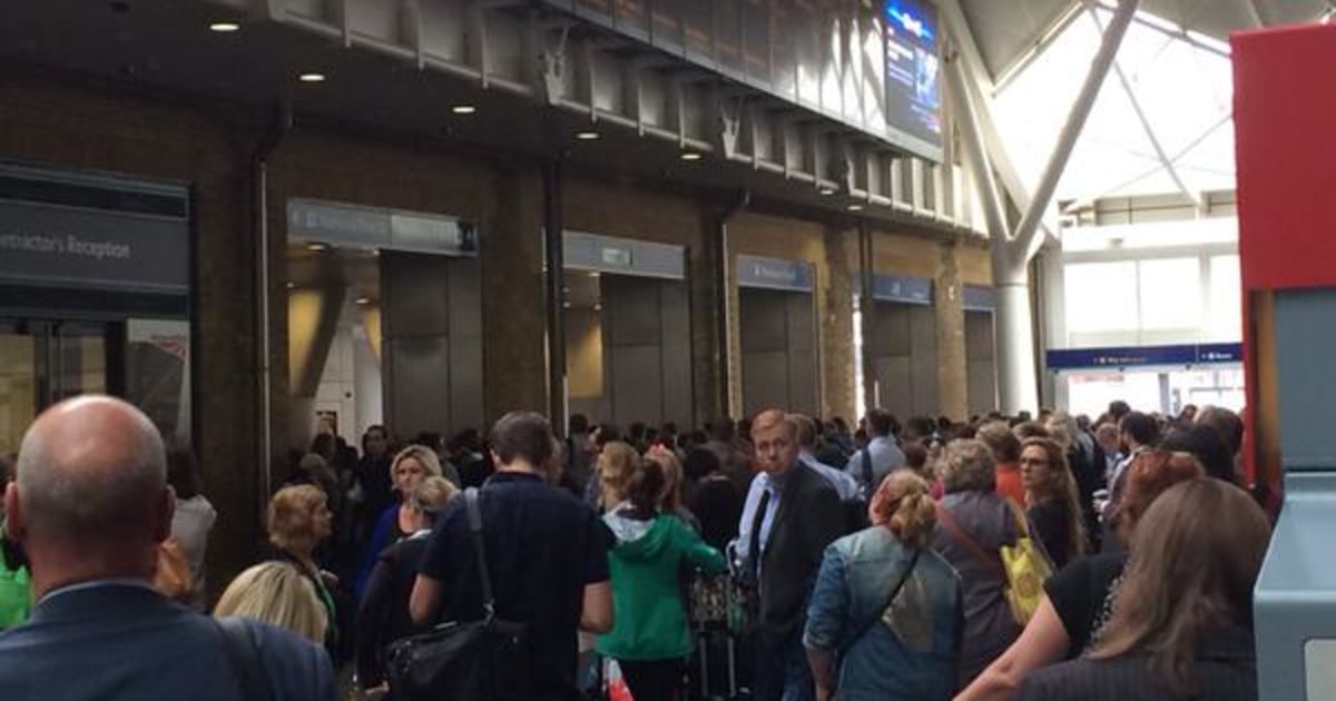 London's Kings Cross Station Evacuated by Armed Police